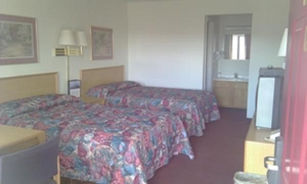 Parachute Inn Room photo